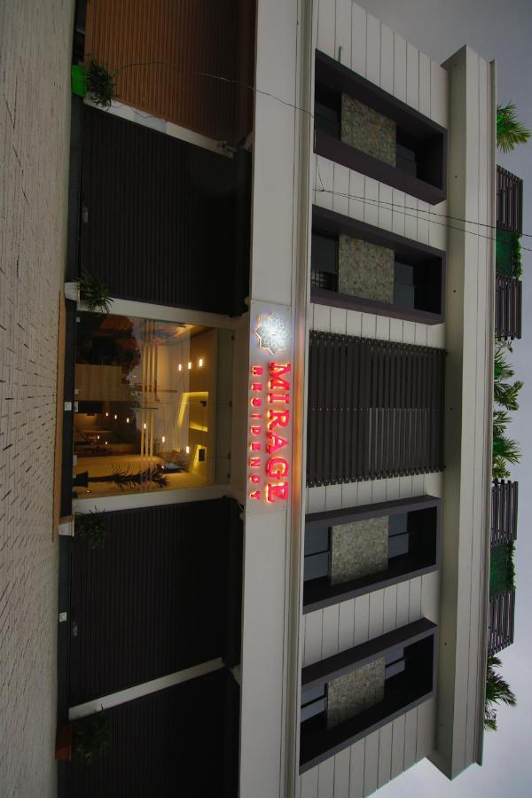 Mirage Residency Hotell Kochi Exteriör bild